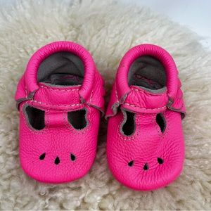 Freshly Picked Soft Sole Leather Moccasins Mocs Pink Baby Size 2 Mary Jane